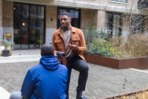 Bryan tijdens een dating fotoshoot