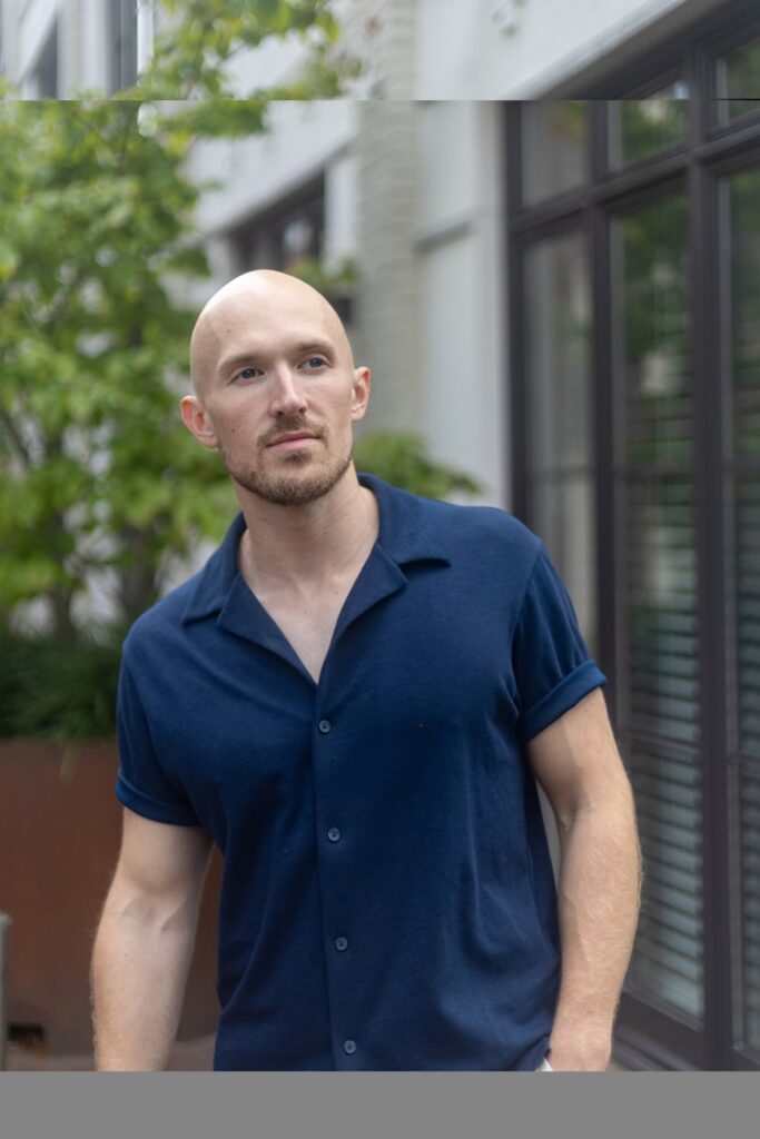 Frontal dating photo of a man where you can clearly see his face